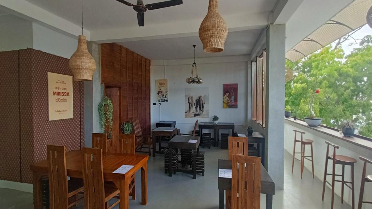 Yasis Surf Lodge มิริสซา ภายนอก รูปภาพ